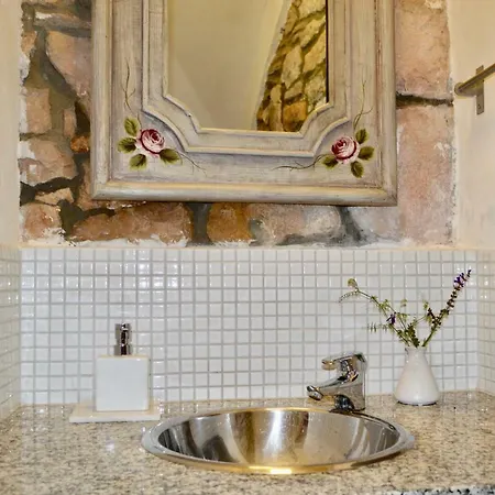 Ana Holiday home Nedescina